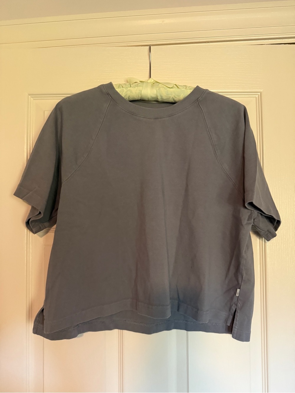 Vuori Relaxed Short Sleeve Sweatshirt in Slate Blue